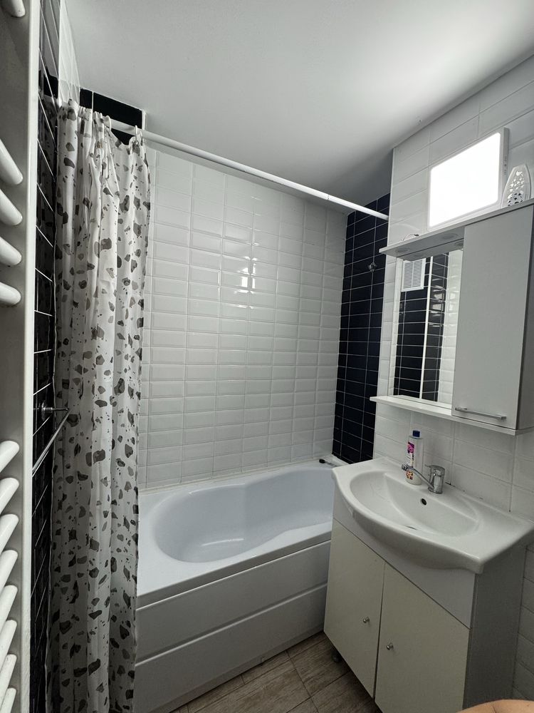APARTAMENT de  INCHIRIAT  complet mobilat și utilat