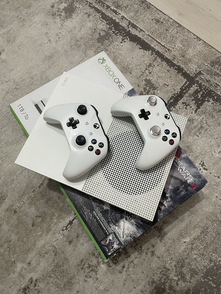 Vand consolă Xbox one s 1TB cu FIFA21.