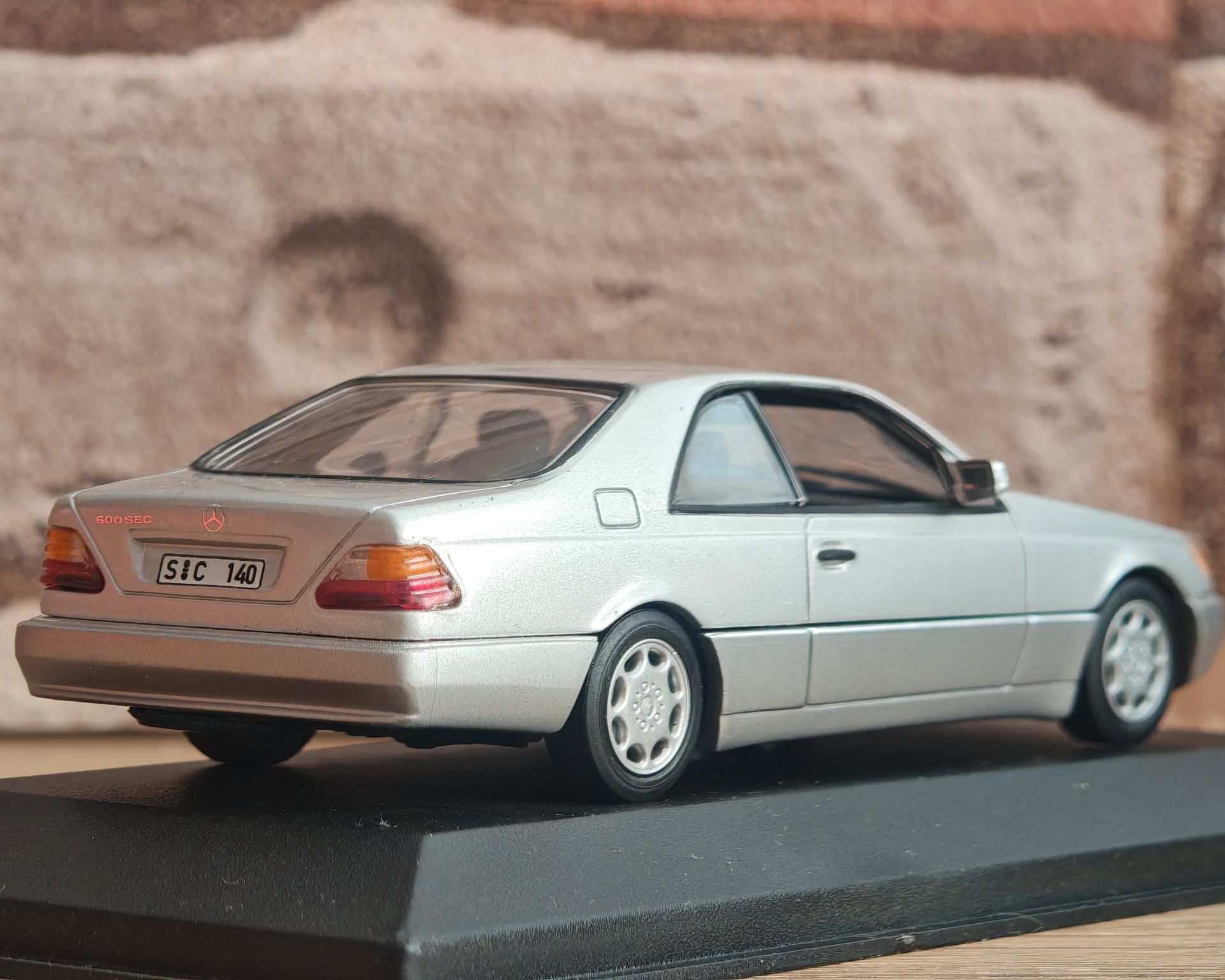 Колекционерски модел Mercedes-Benz 600 SEC 1:43 в кутия