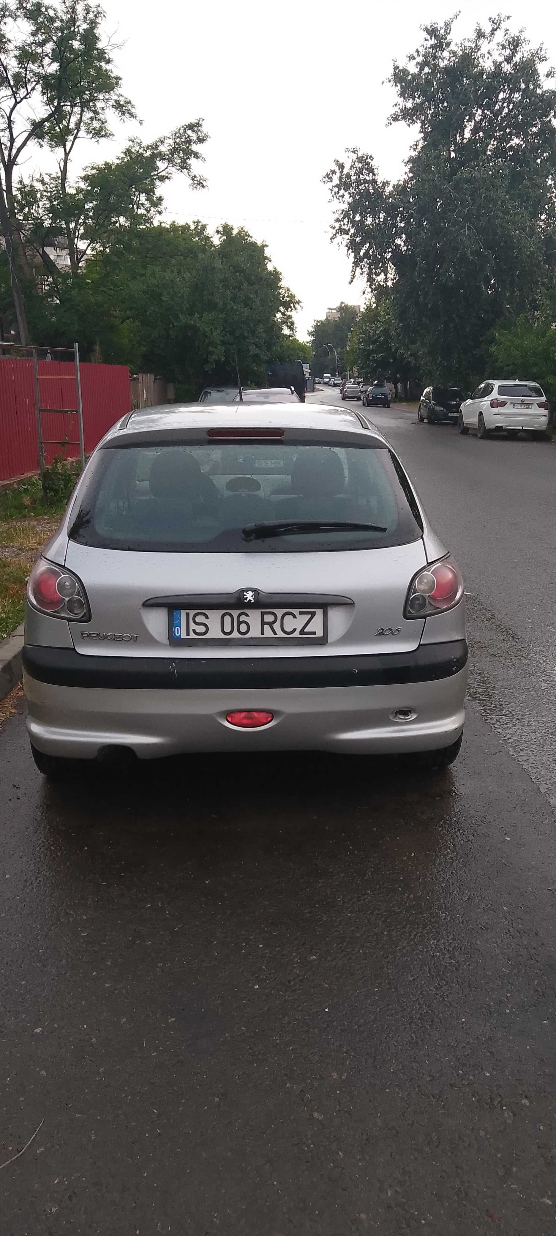Vând pejo in stare foarte buna fara niciun defect la motor an 2002