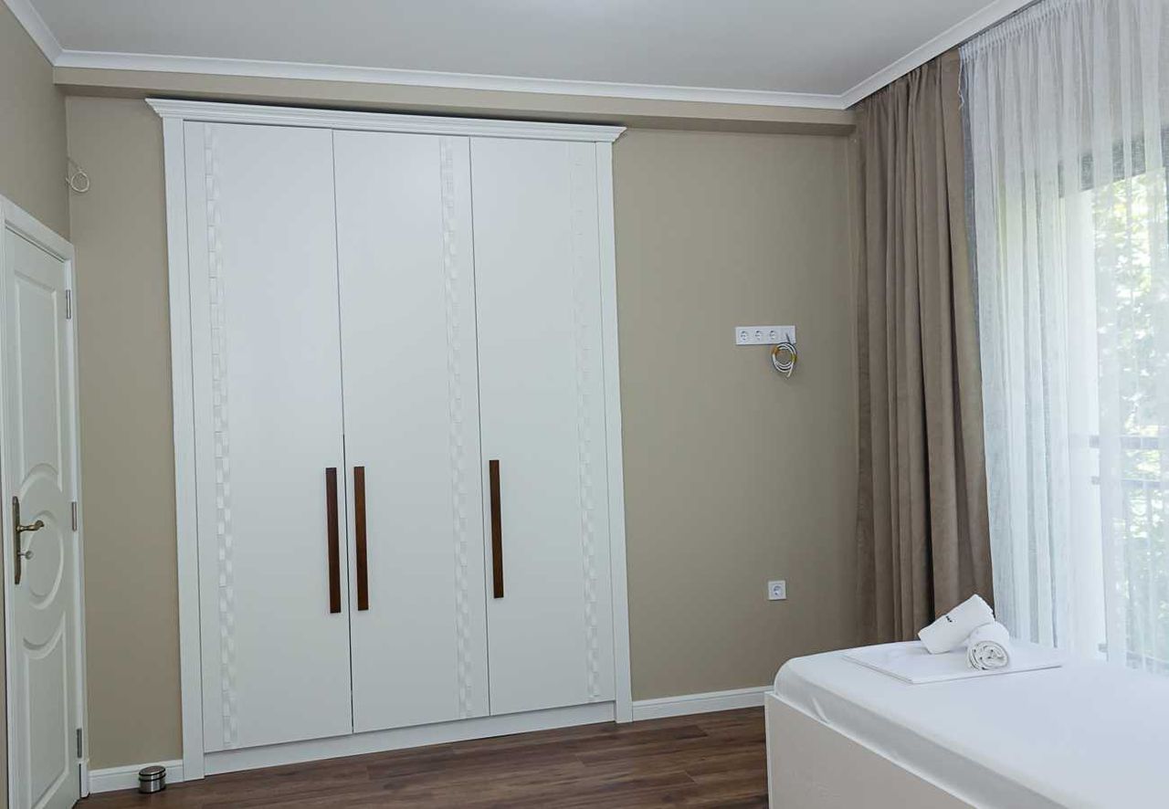 Дава се под наем Тристаен апартамент в Варна, Чайка - 93 кв.м за 1100 € - Снимка #14