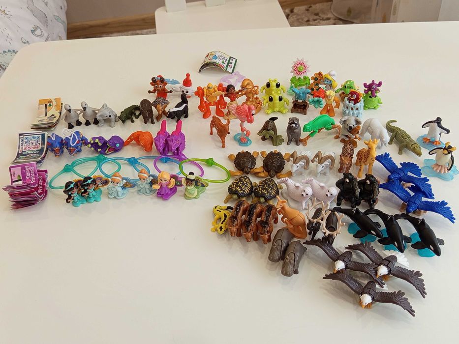 Киндер играчки от различни серии