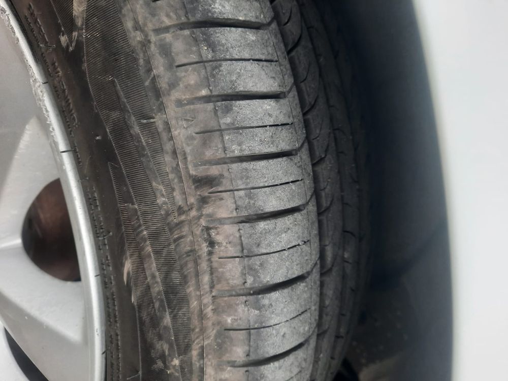 Шины 185/55 R15 — комплект 4 шт, в хорошем состоянии