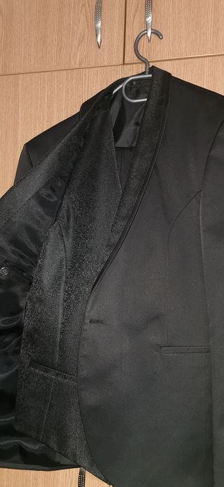Vând costum 54 un M