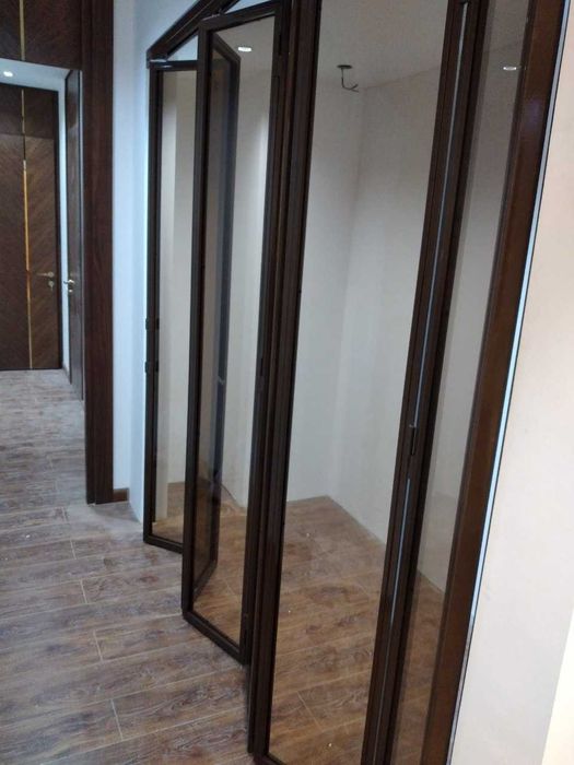 Стеклянные перегородки и двери в стиле Loft на заказ под ключ