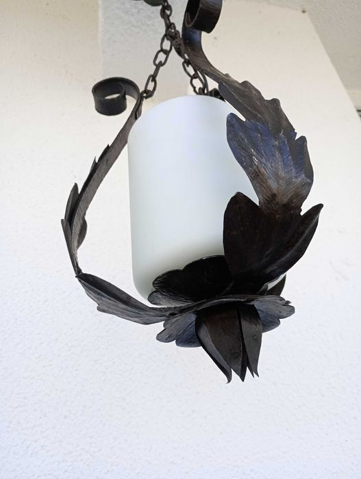 Стар полюлей еденичен от ковано желязо