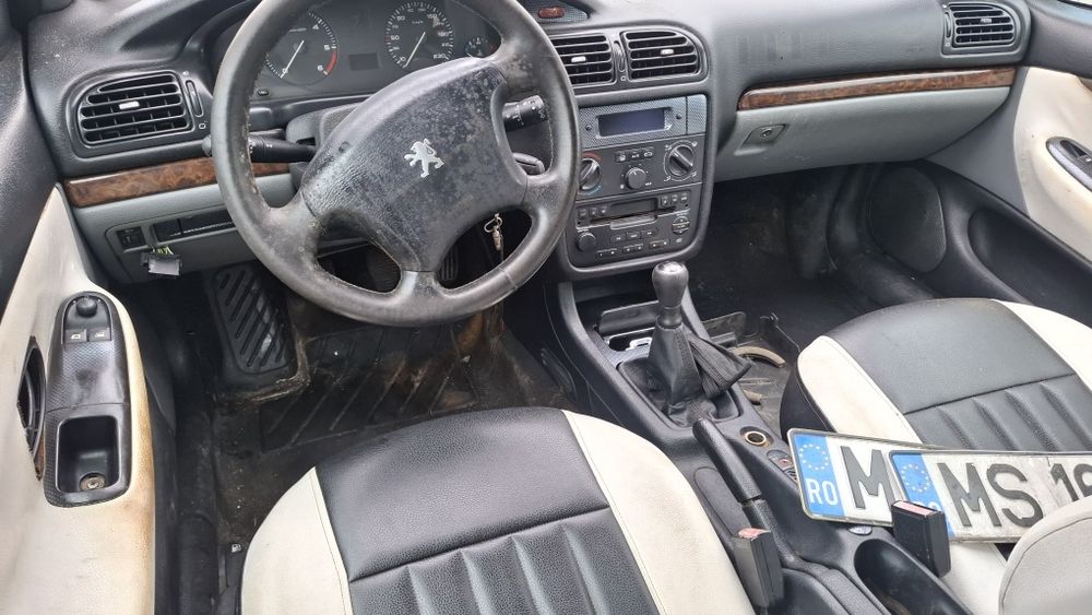 Vand bara fata,capota Peugeot 406