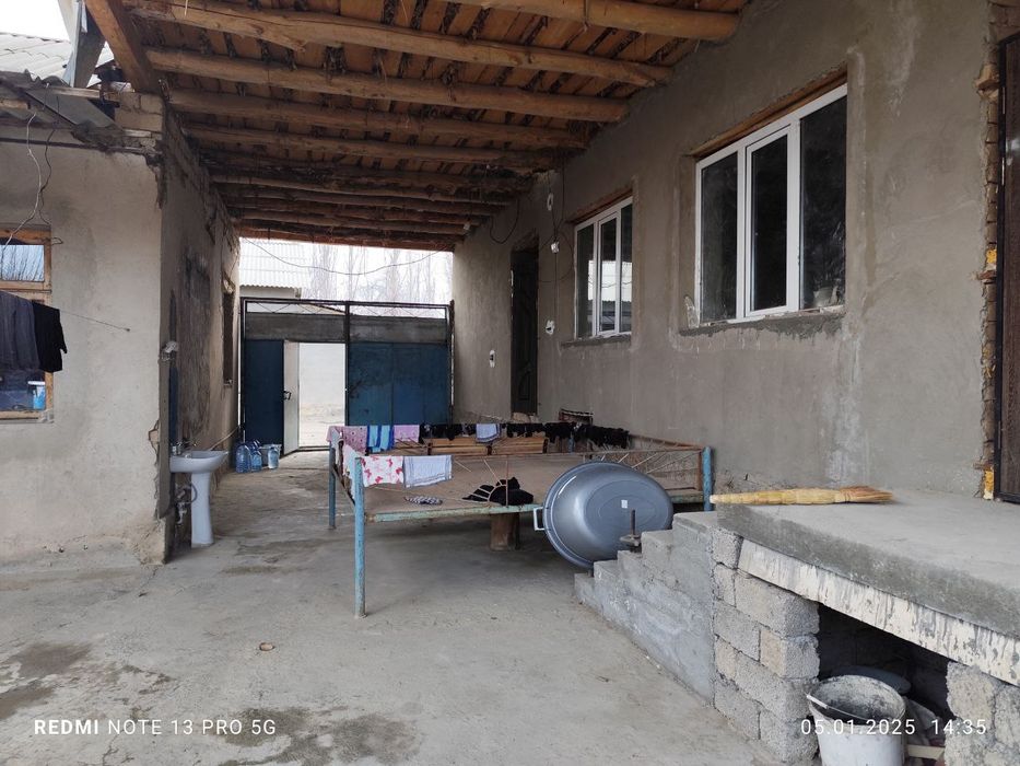 Уи сотилади срошна 6хона+5хона подвал