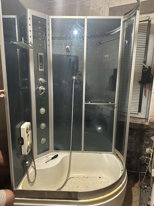 Продам душевую б/у