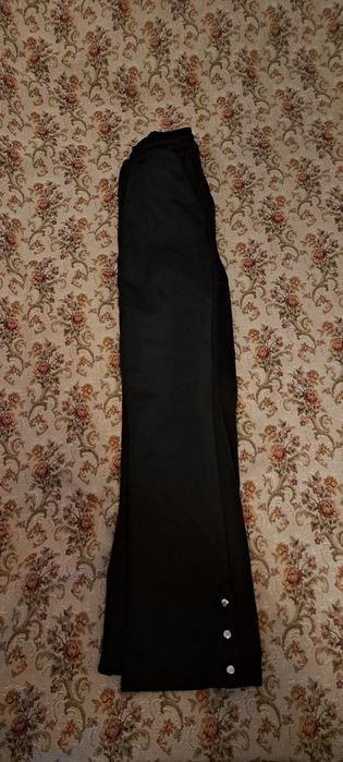 Pantaloni negri largi boohooman noi (pret pornire licitatie)