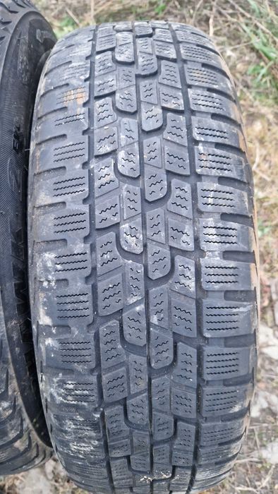 Cauciucuri iarnă pe jante de otel R 15