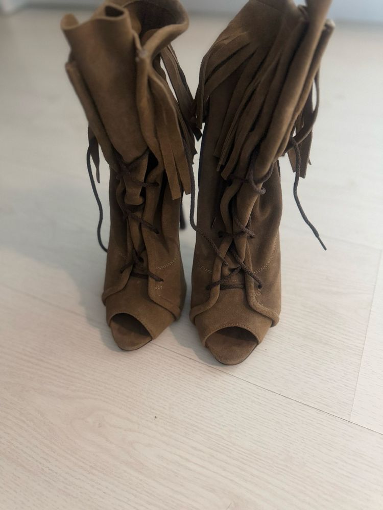 Велурени ботуши  с ресни на Giuseppe  Zanotti