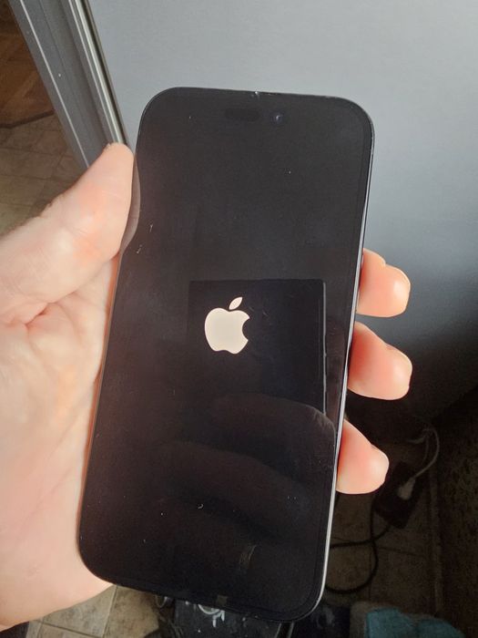 iPhone 15  за части / I cloud/-корпус, дисплей, батерия, камери, ленто