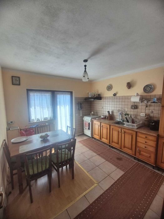 PROPRIETAR - vând casă în Hemeiuș,  148 mp utili | teren 450 mp