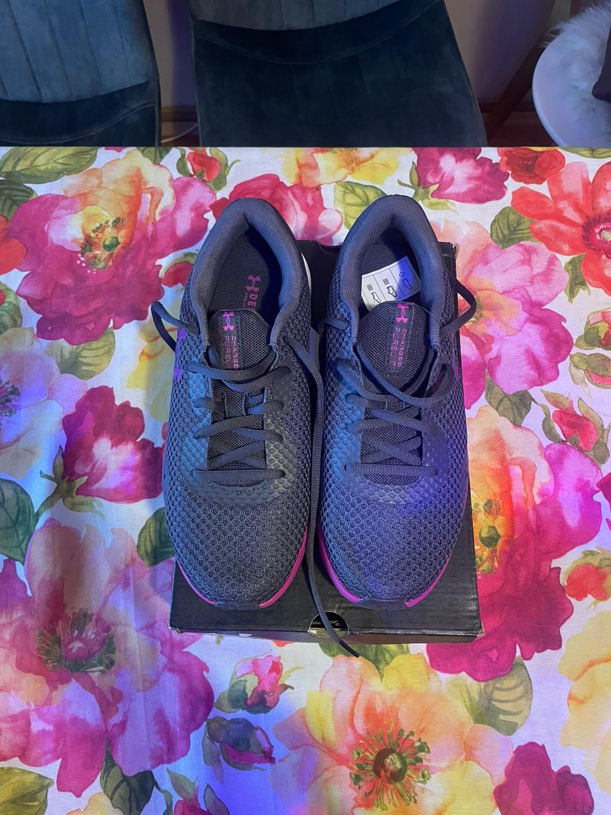 Adidași Under Armour