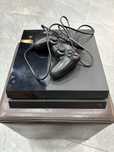 PlayStation 4 cu o maneta