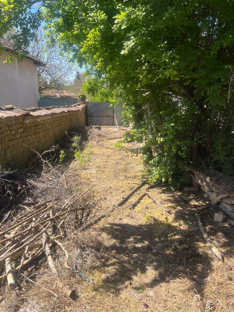 Продава се Къща в Павликени - 1000 кв.м за 16 €/кв.м - Снимка #22