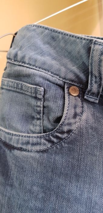 Бял бутиков панталон на скъпа марка