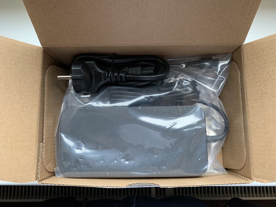 Vând  mini pc Intel NUC11TNKv5, nou !