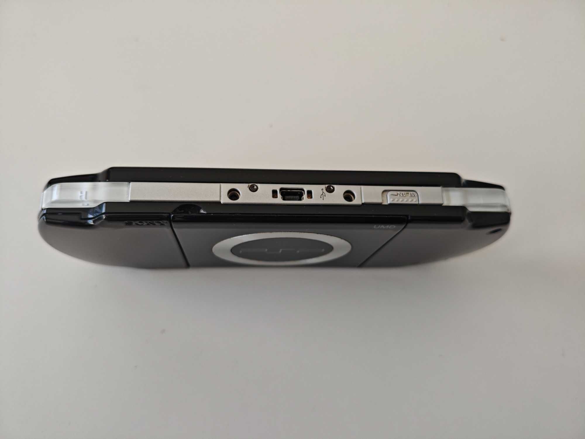 Sony PSP 2000 Playstation Portable - качени много игри