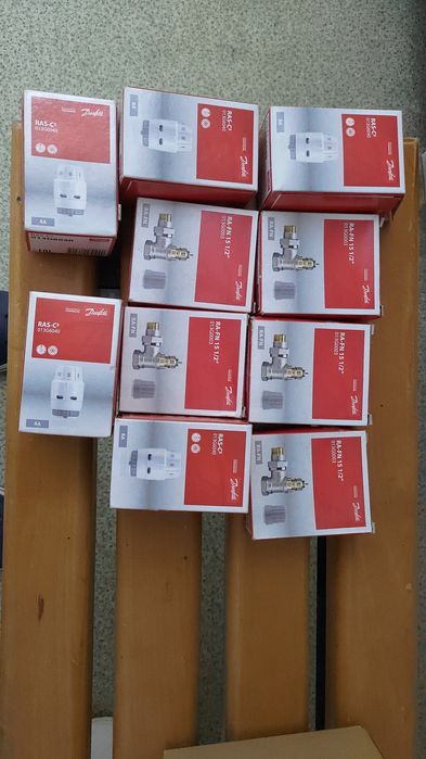 Set 3 / 5  robineti termostatici+armătură plus cap termostatic Danfoss