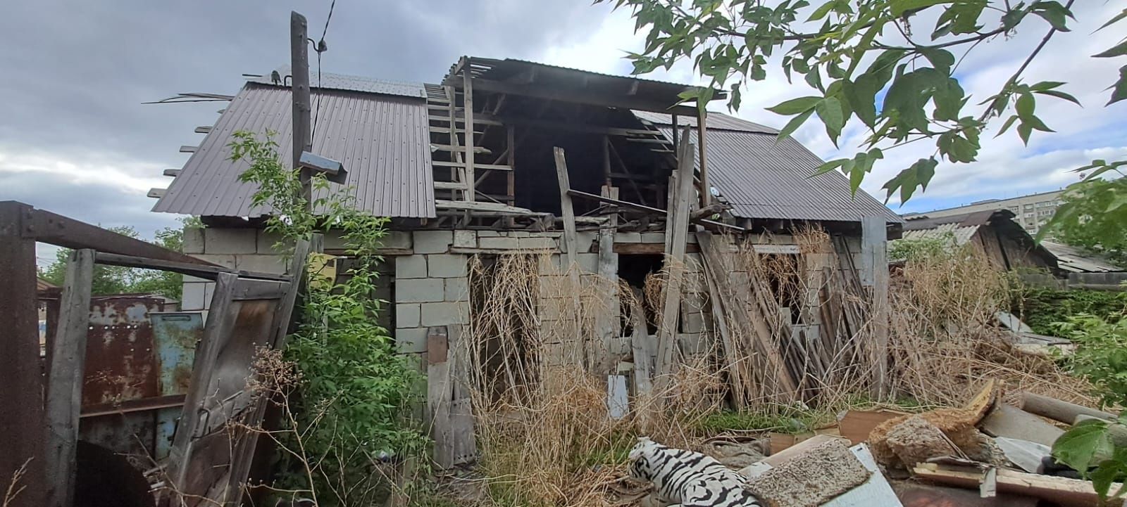 Продам не достройный Дом