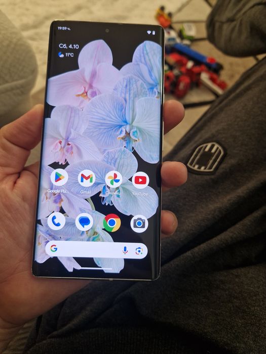 Google Pixel 6 pro бял