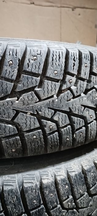 Продам комплект зимней резины на дисках