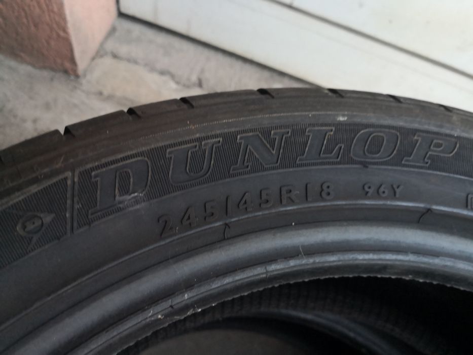 245 45 18 цола гуми като нови dunlop