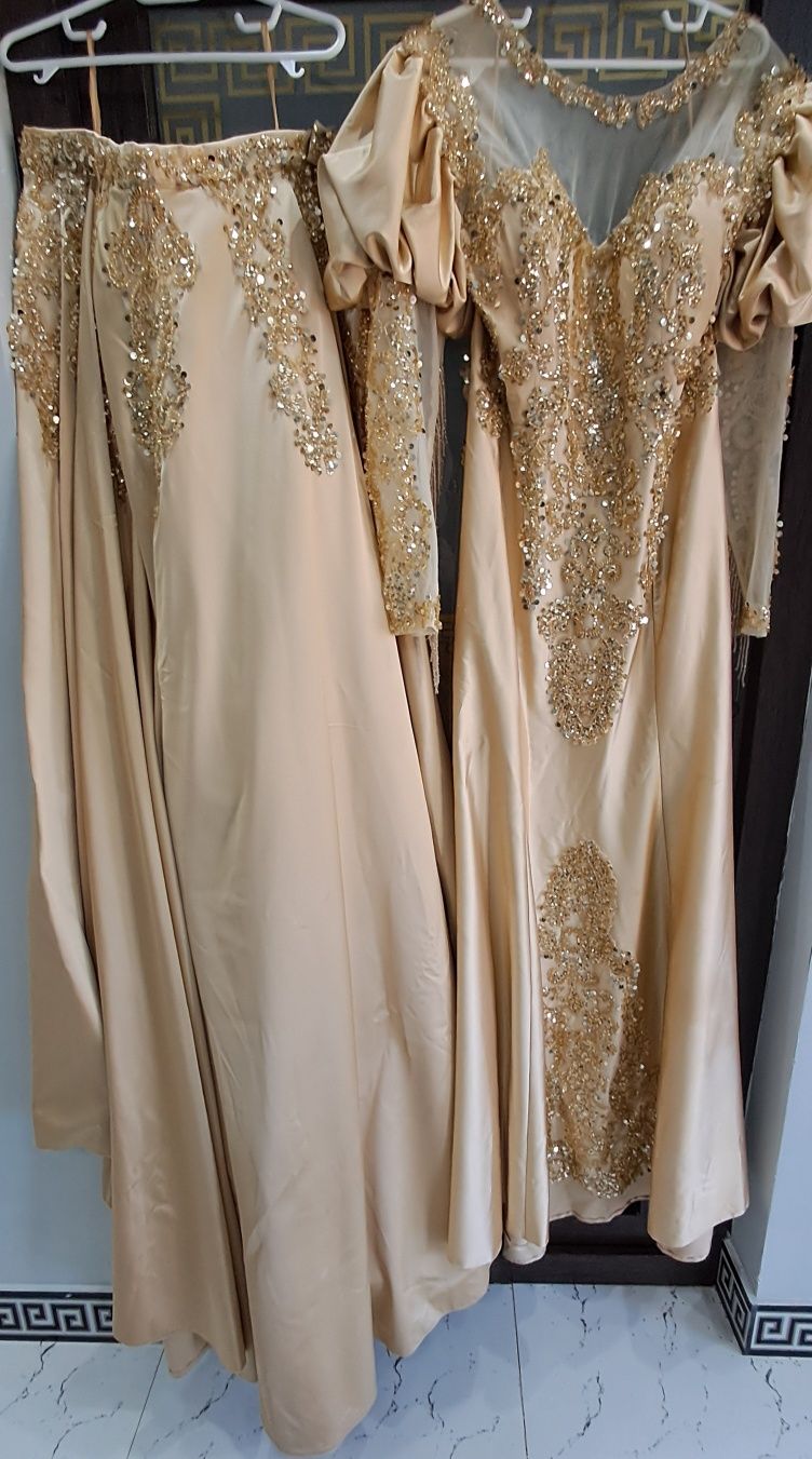 Rochie cu trena detașabilă