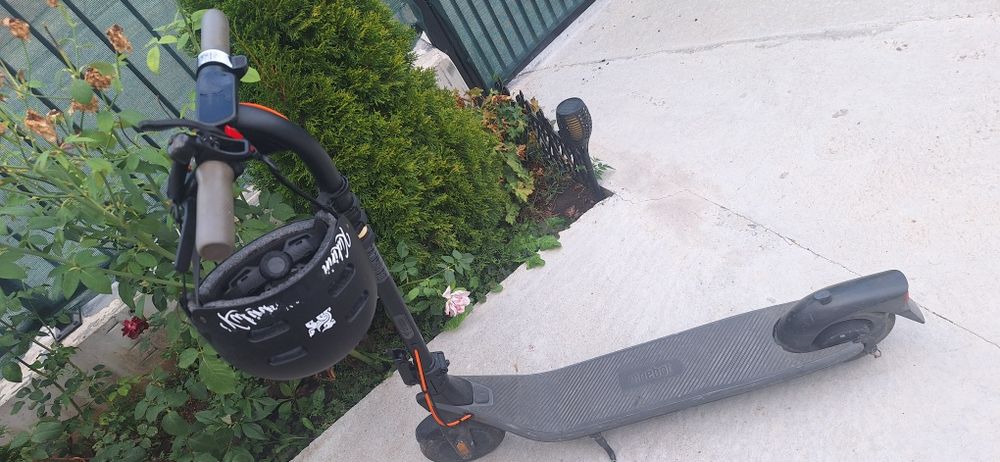 Тротинетка с каска, от Декатлон