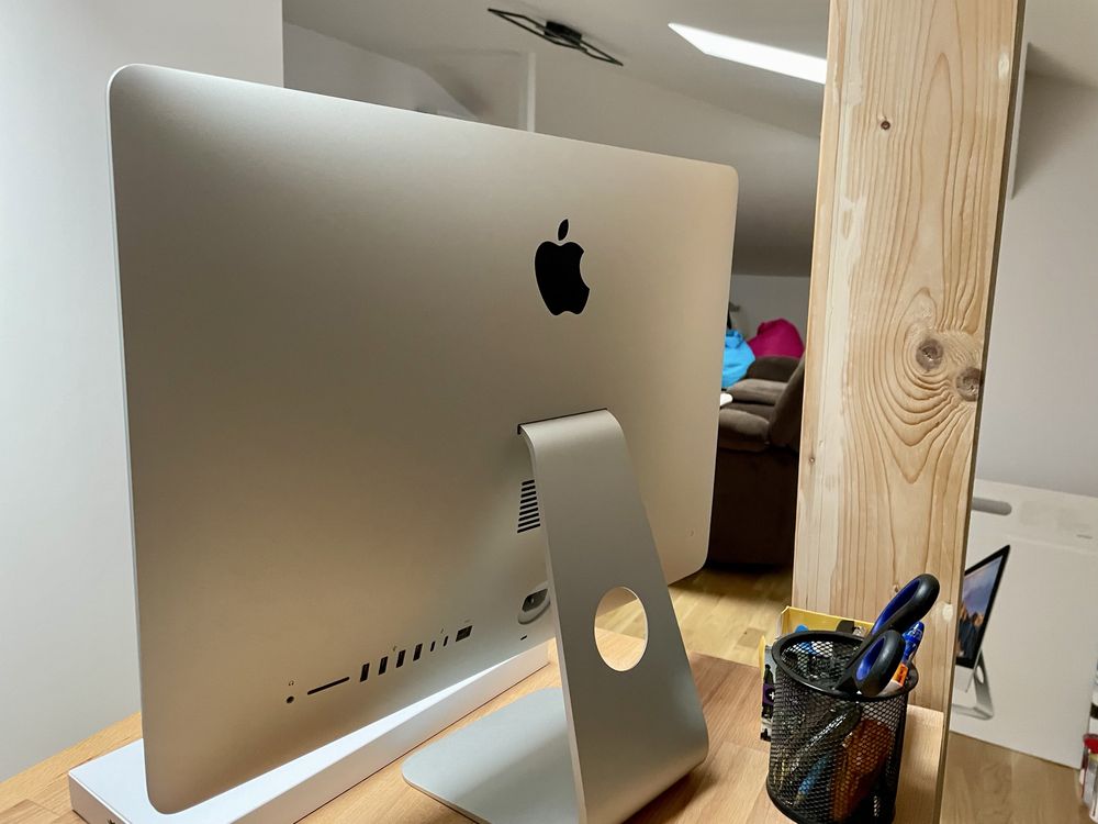 Calculator Apple iMac 21,5" retina 4K Radeon Pro 560, impecabil