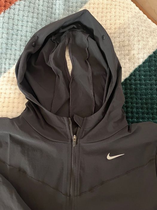 Geacă sport damă Nike, subțire