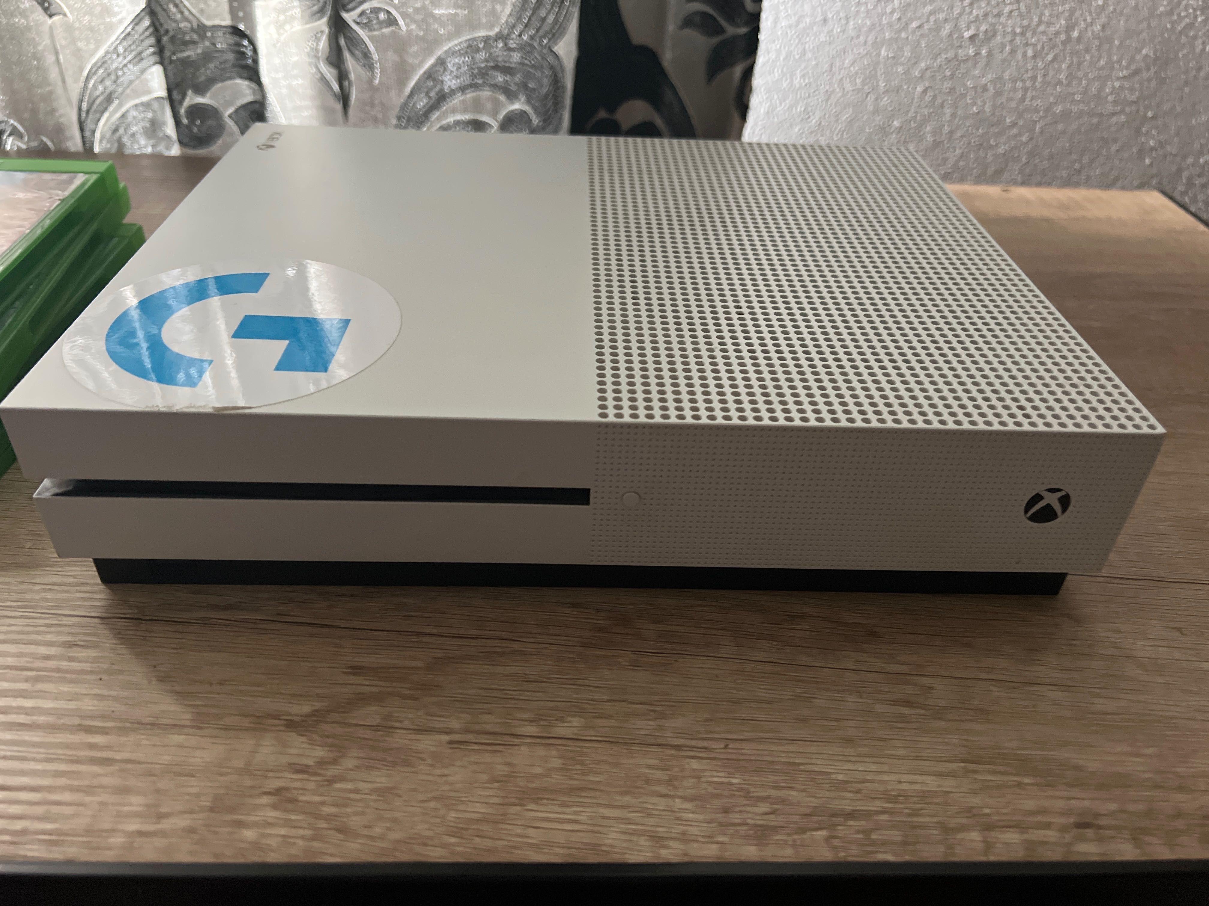 Vand xbox one S.