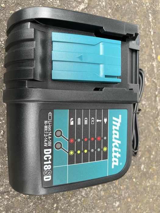 DC18SDBanc-de-incarcareMakita, nou, original.