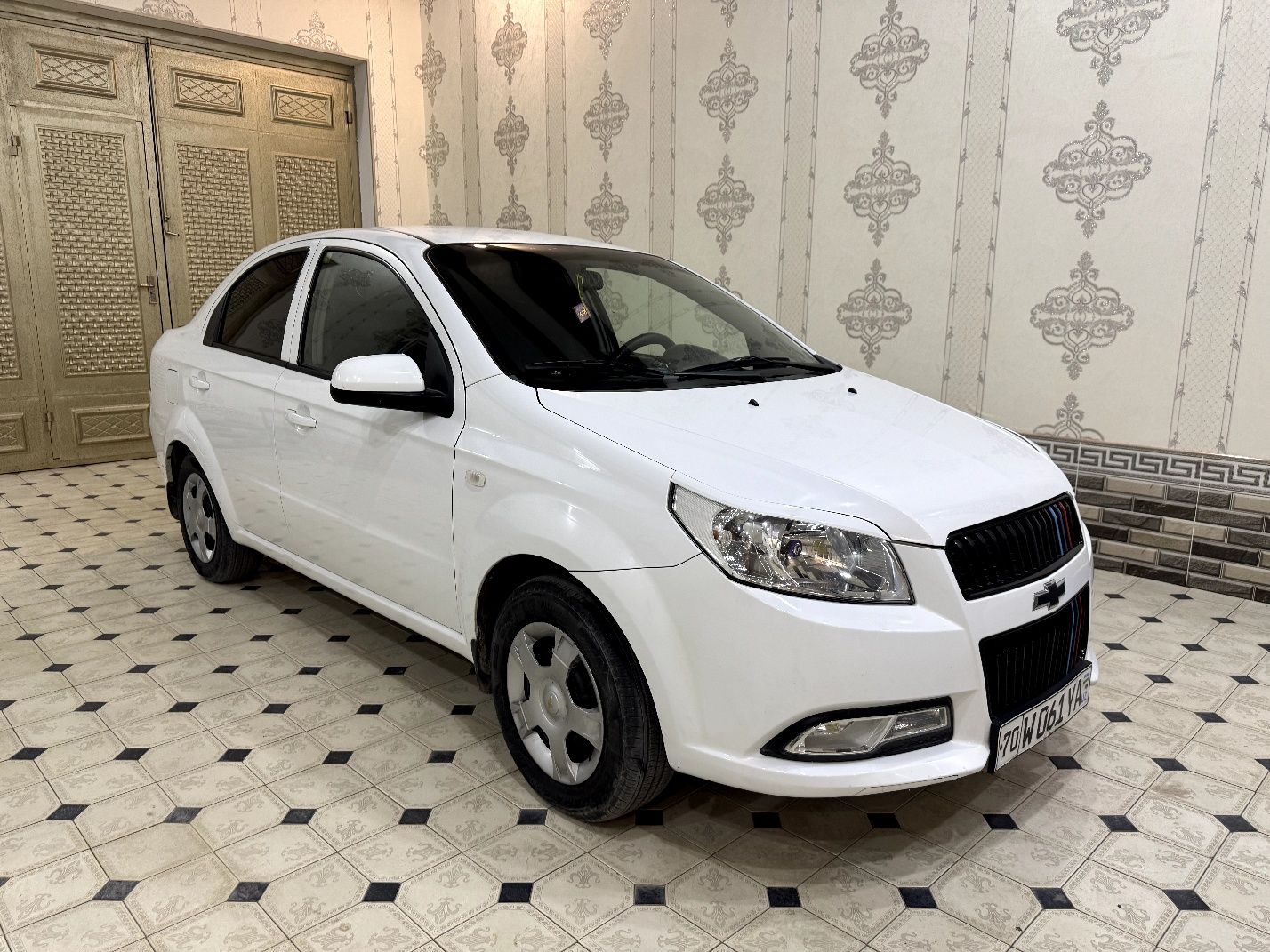 Некся 3  сотилади