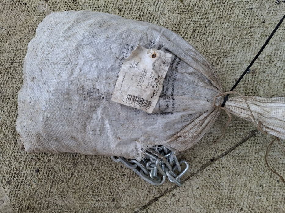 doua lanțuri noi de zăpadă ptr camion ..