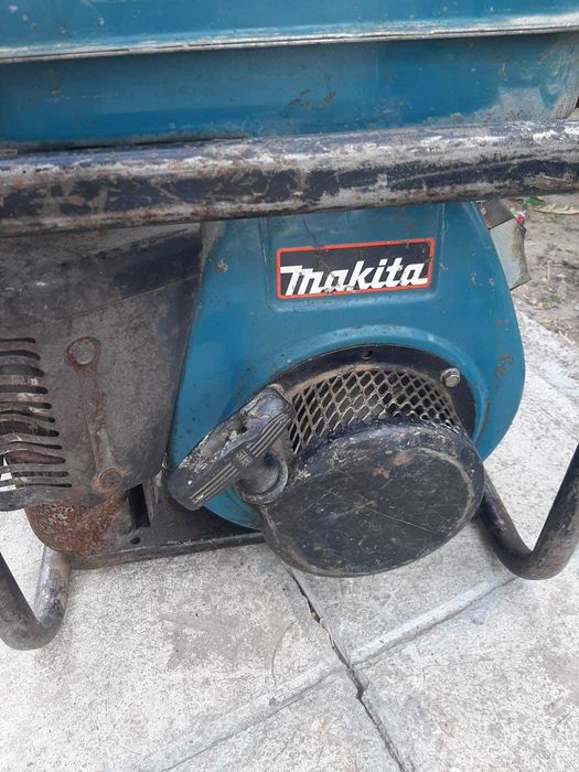 Бензинов генератор Makita G3500R.