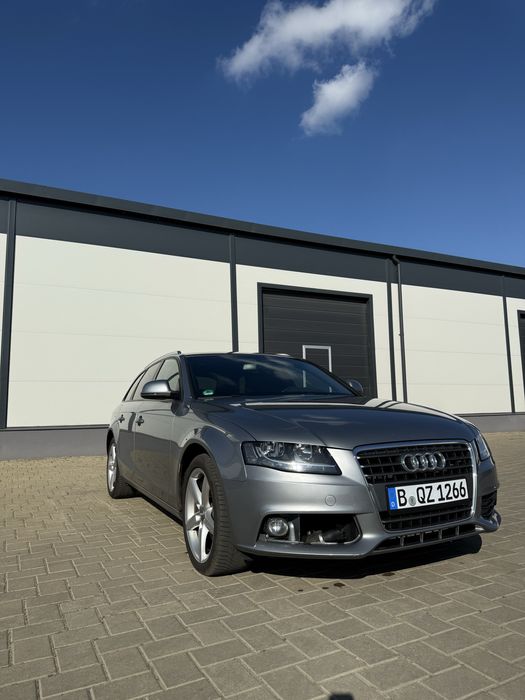 Audi A4 B8 - Masina de Afaceri la Pret de Logan!