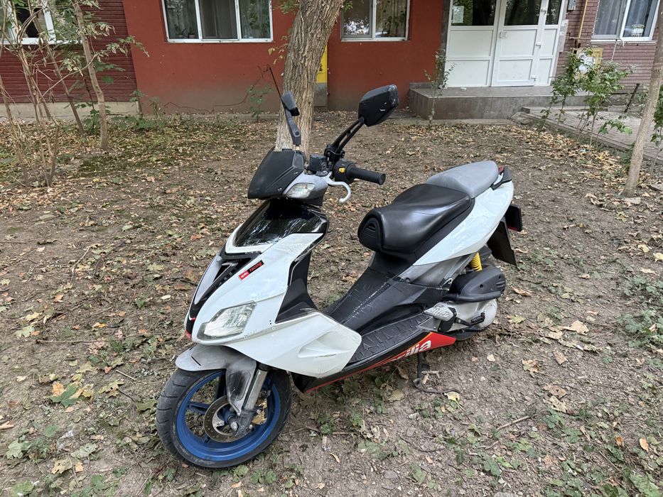 Scuter Aprilia SR50