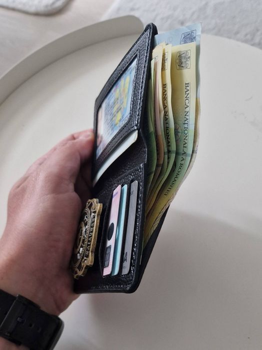 Portofel cu insiga de politie