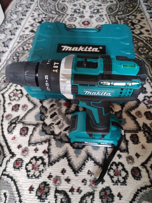 Yap yangi MAKITA shurupavyorti sotiladi.