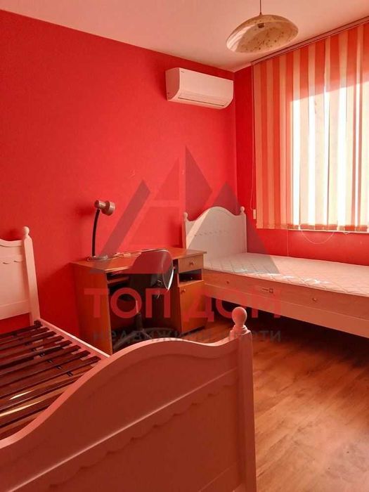 Дава се под наем Тристаен апартамент в Варна, Окръжна болница - 120 кв.м за 714 € - Снимка #1