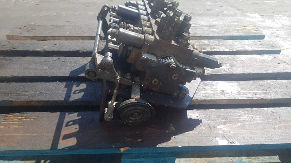 Distribuitor hidraulic spate buldoexcavator JCB 3CX , JCB 4CX