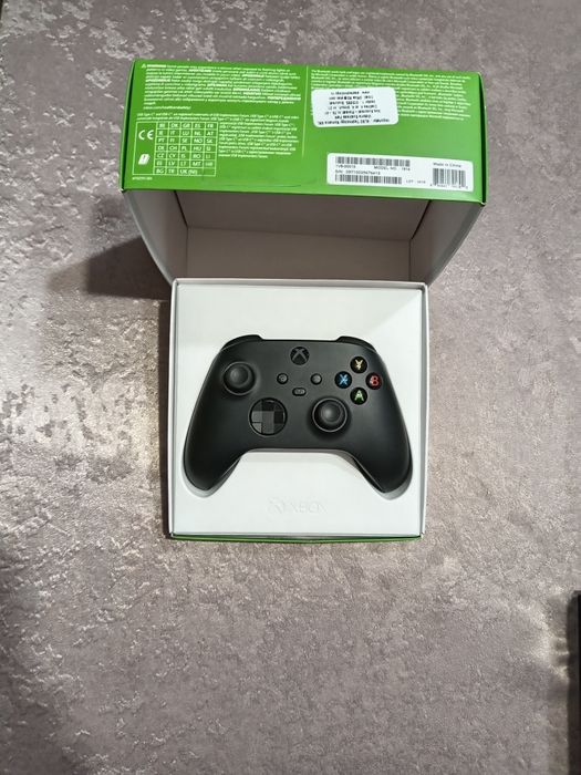 Xbox One S + Jocuri + 2 controlere