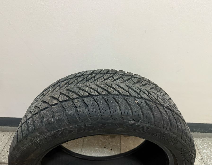 Зимна гума 245/45/18 Goodyear Eagle Ultra Grip