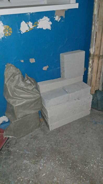 Продаю газоблок и кирпичи