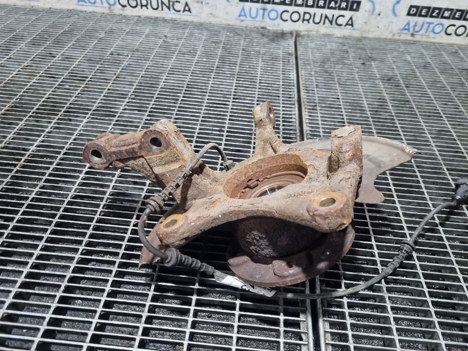 Fuzeta dreapta fata Dacia Duster II 1.6 Benzina 2018 - 2021 Manuala 5 Trepte H4M 738 ...