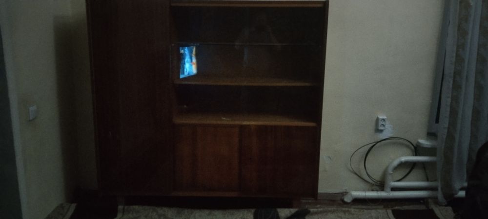 Продаётся сервант