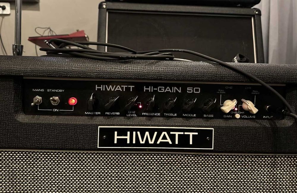 Китарен лампов усилвател Хайват хайгейн 2х12 говорителя 50 вата